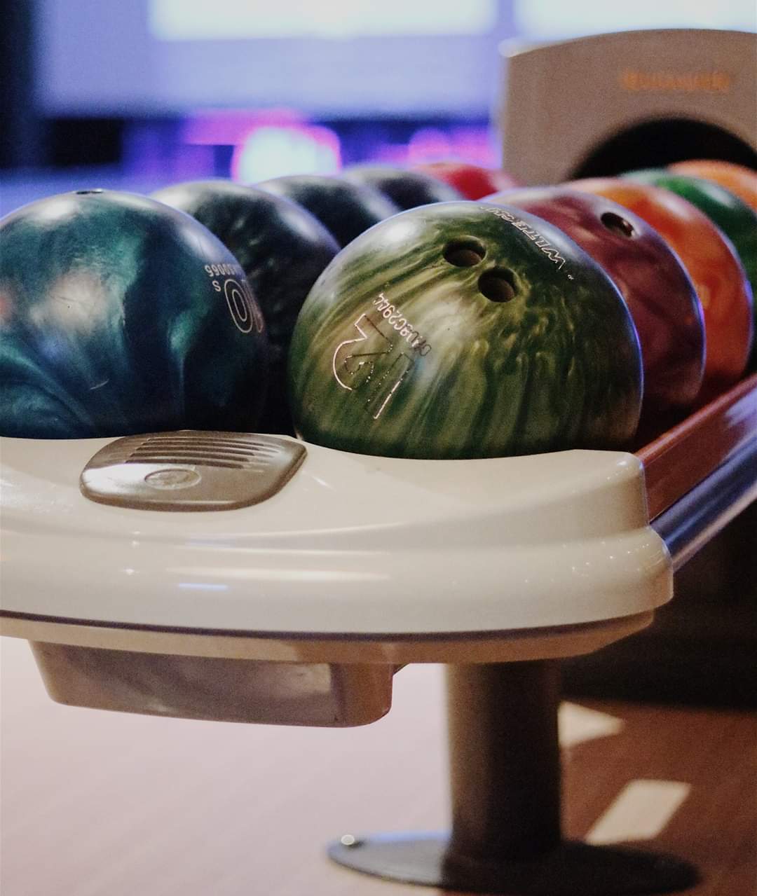 Collection De Boules De Bowling Noires Mates De Rendu 3d Réalistes De